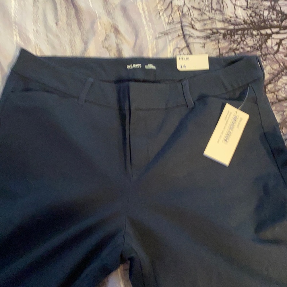 Old Navy brand. Brand New!Pants are navy blue